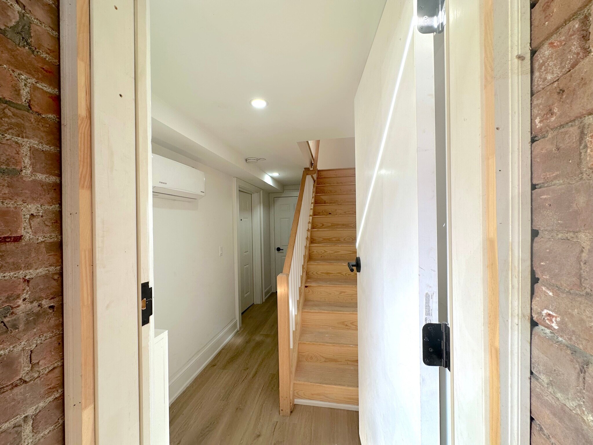 Building Photo - 140 3rd St