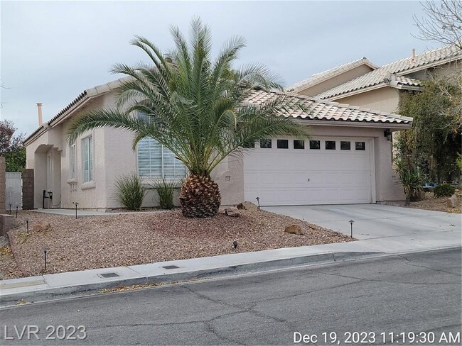 Primary Photo - SUMMERLIN NORTH SINGLE-STORY WITH POOL & S...