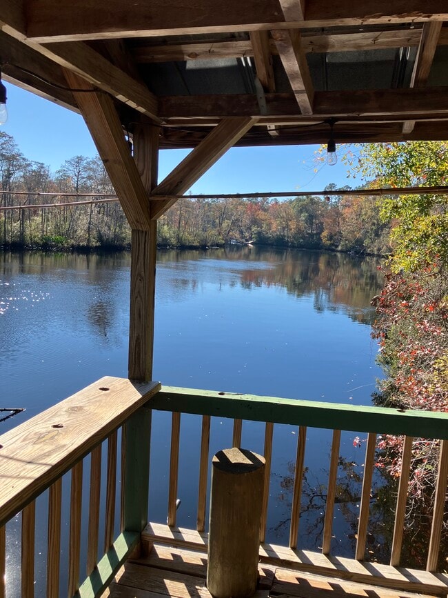 Covered deck you can fish from! - 432 Apache Rd