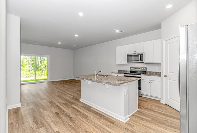 Building Photo - 3551 Whaley Wy