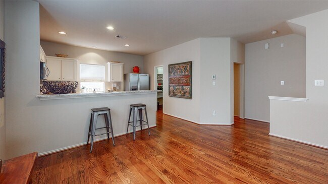 Building Photo - 1321 Paige St