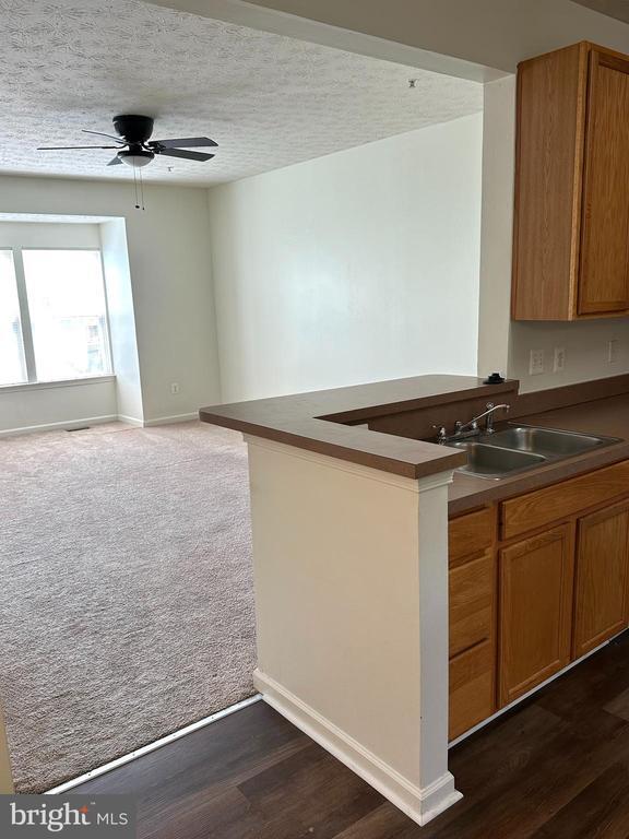 Building Photo - 7216 Mockingbird Cir