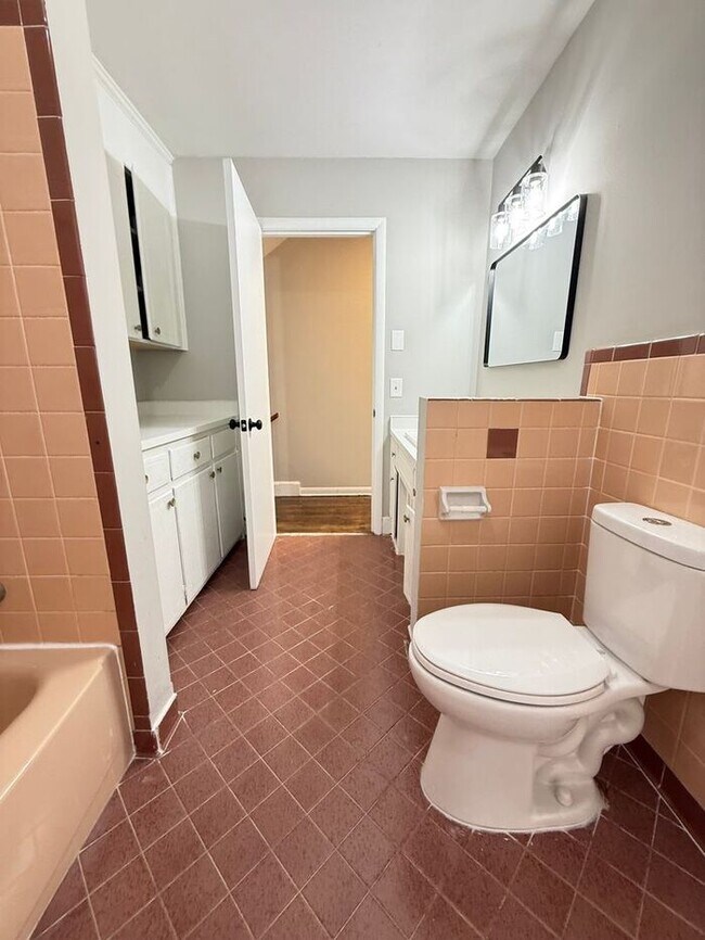 Building Photo - Renovated Multi-Story Brick House in East Nashville - Fenced in Yard