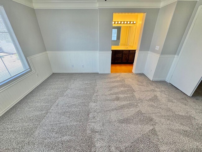 Building Photo - THIS IS A CHARMING TWO-STORY NORTH LAS VEG...