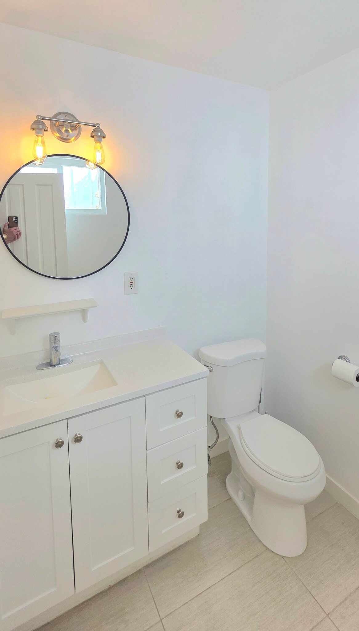 2nd bathroom - 340 Rennie Ave