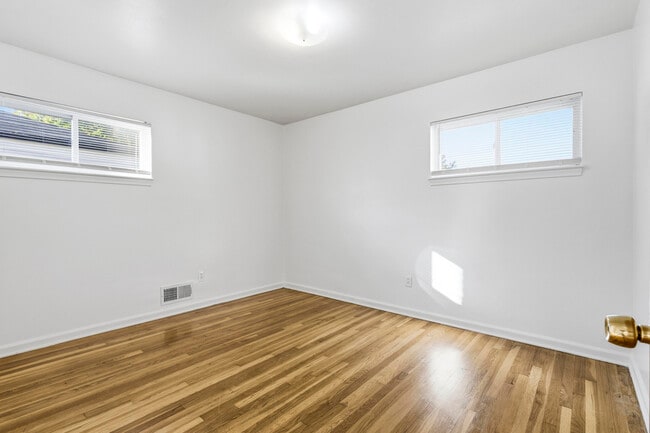 Building Photo - 24609 Flower Ave