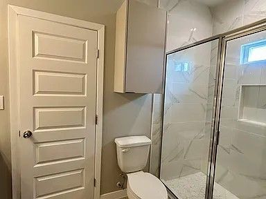 Building Photo - 705 Deanne Dr