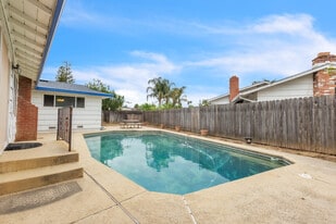 Building Photo - 6630 Lindbrook Way