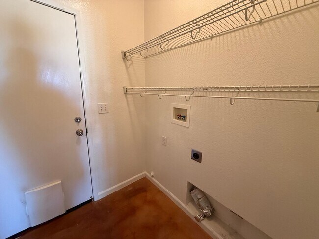 Building Photo - 2368 Sansome St