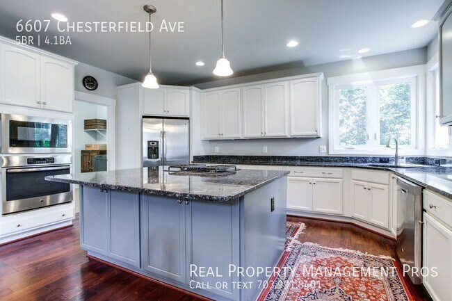 Building Photo - 6607 Chesterfield Ave