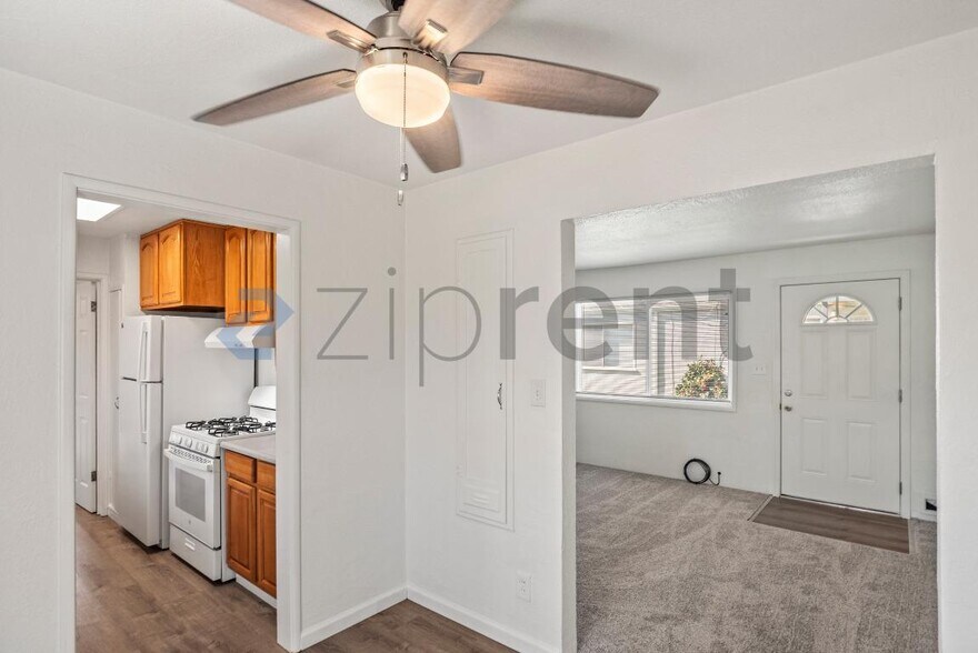 Building Photo - 683 Morva Ct