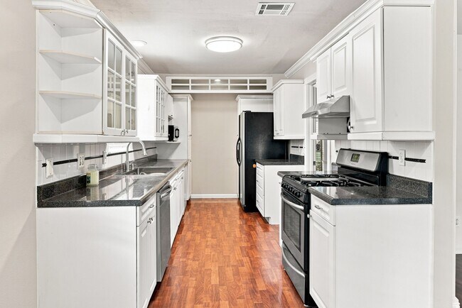 Building Photo - 10715 Wickersham Ln