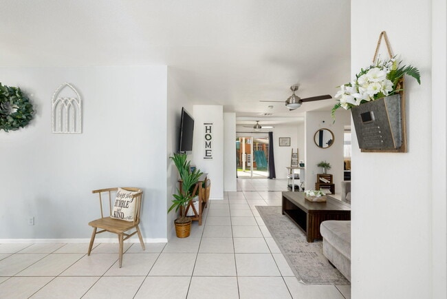 Building Photo - 51905 Avenida Velasco