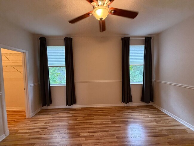 Building Photo - Adorable Two Story 2/2 Townhome in College...