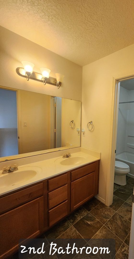 Building Photo - Spacious 4-Bedroom Home with Loft in Charm...