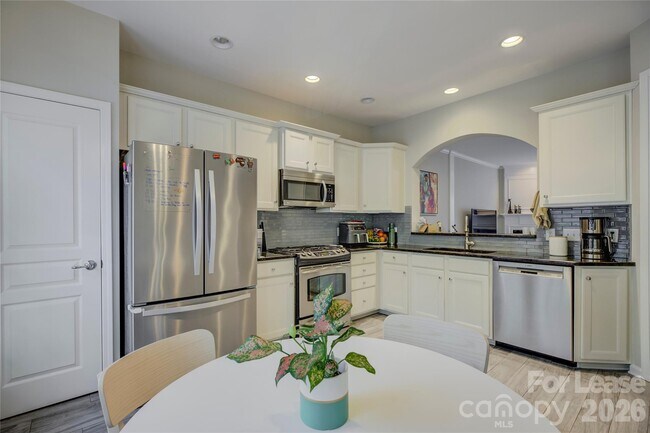 Building Photo - 629 6th Baxter Crossing