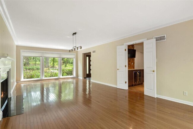 Building Photo - 101 Graybridge Rd