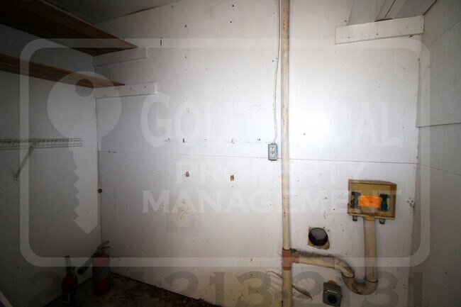 Building Photo - 205 E Vardeman Ave