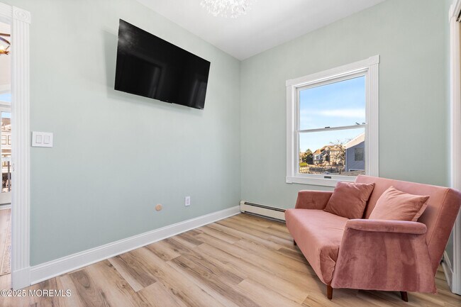 Building Photo - 3456 E Thistle Ave