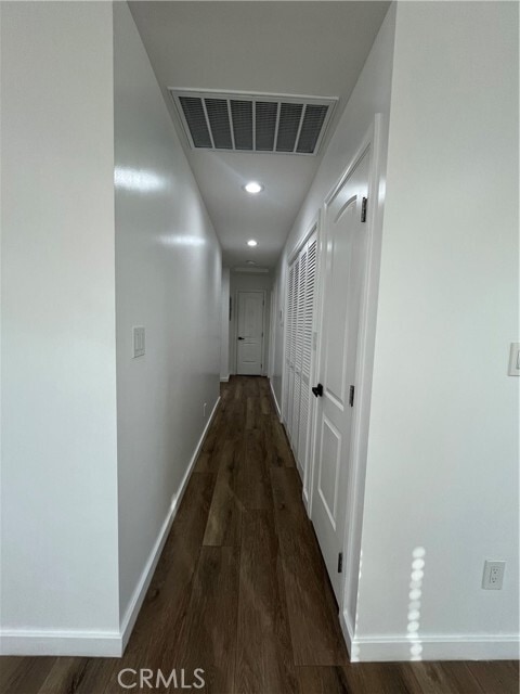 Building Photo - 10264-10262 Foster Rd