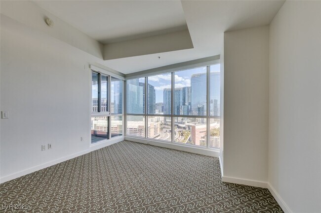 Building Photo - 4525 Dean Martin Dr