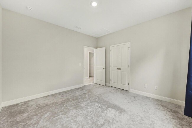 Building Photo - 341 Chapman Cir