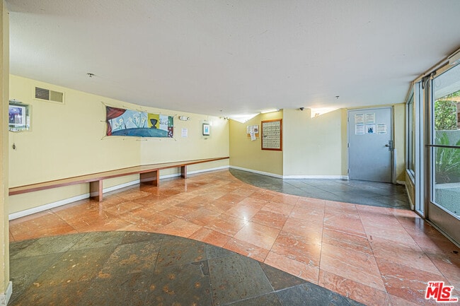 Building Photo - 326 Westminster Ave