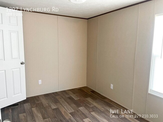 Building Photo - 1207 Lynchburg Rd