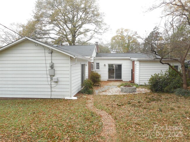 Building Photo - 1210 Norland Rd