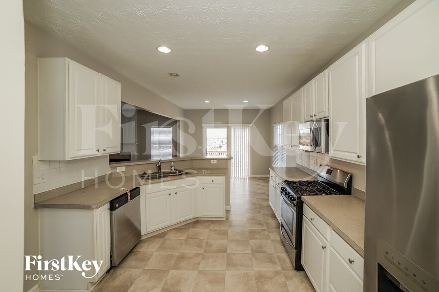 Building Photo - 2046 Dartmoth Way