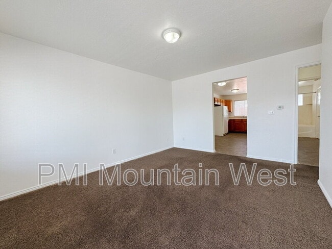 Building Photo - 49 S 200 W