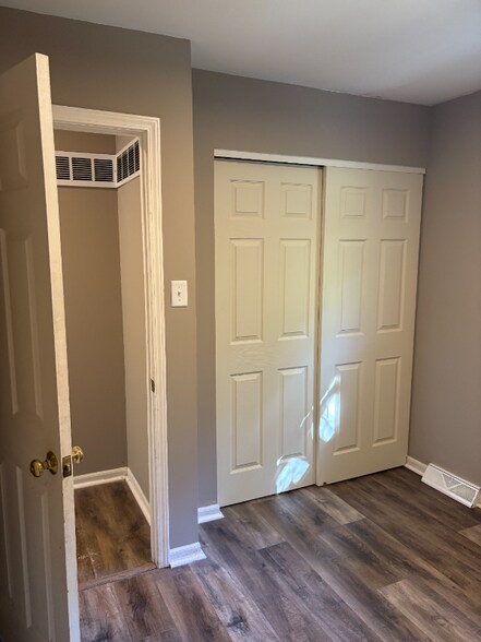 Building Photo - 14 Joan Dr