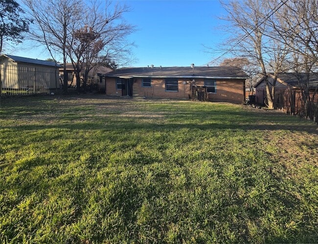 Building Photo - 514 Highfall Dr