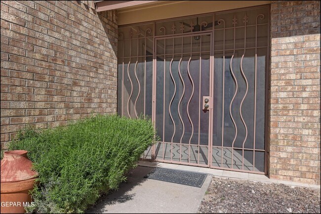 Building Photo - 601 Firedale Ln