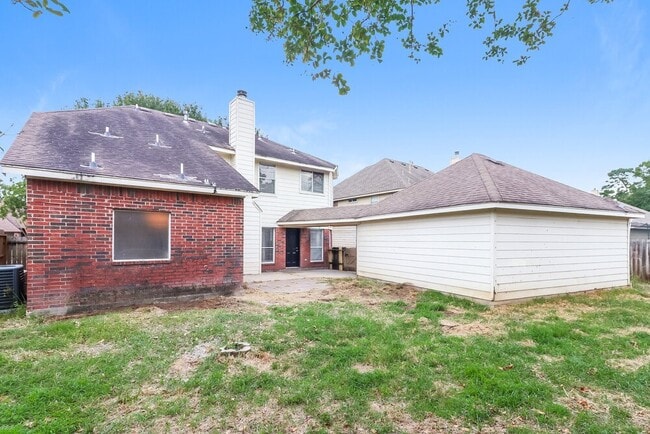 Building Photo - 15526 Oxenford Dr