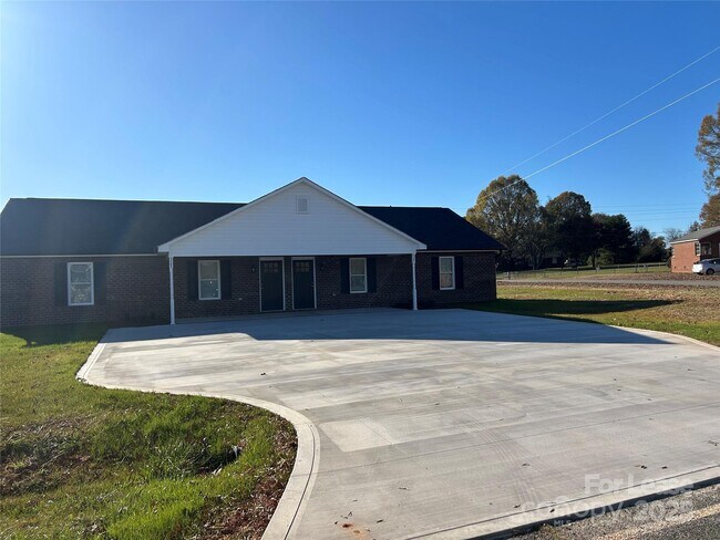 Building Photo - 3301 Paul Elmore Rd