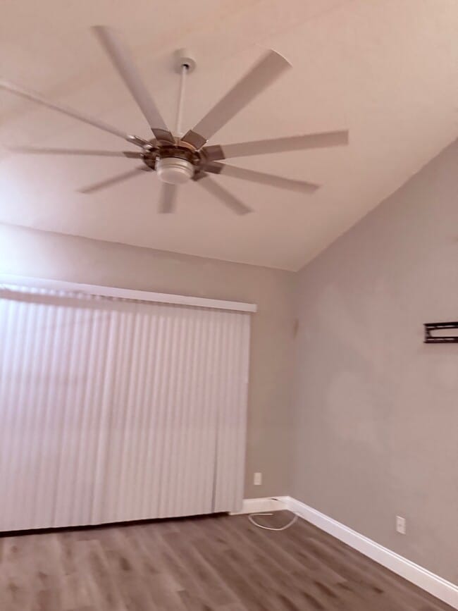 Building Photo - 2932 Eastwood Dr