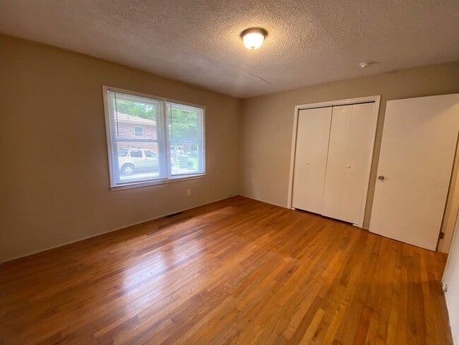 Building Photo - 106 Cantrell Dr