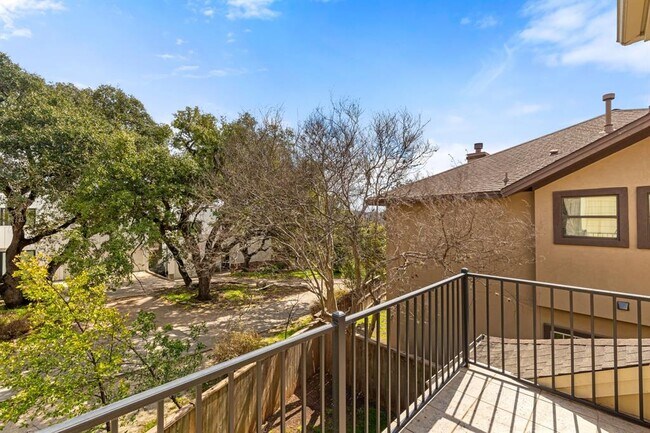 Building Photo - 1607 Chelsea Ln