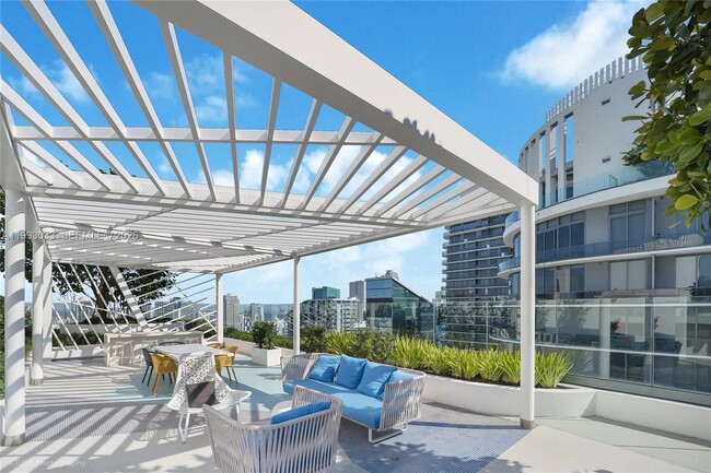 Building Photo - 55 SW 9th St