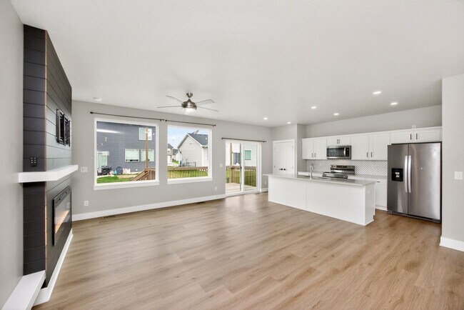 Building Photo - MODERN COMFORT!! 3 Bedroom, 2 Bathroom Home in Ankeny!