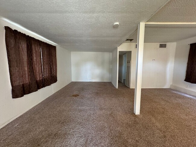 Building Photo - 2 BR Willow Beach with BOAT/RV Marina Membership available!