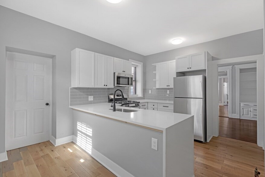 Building Photo - 51 Glenville Ave