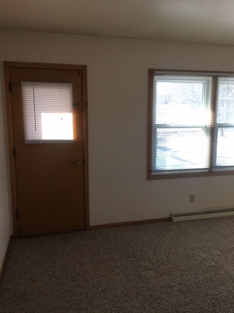 Livingroom - 6907 W Arthur Ave