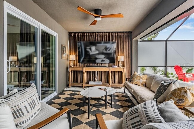 Building Photo - 106 1st Ave NE