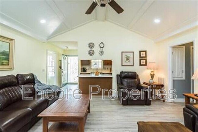 Building Photo - 209 Edward Ct