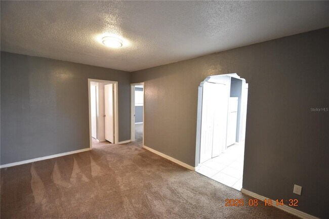 Building Photo - 212 N Clearview Ave