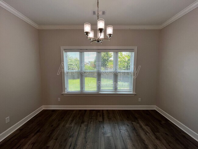 Building Photo - 1924 Wyngate Loop