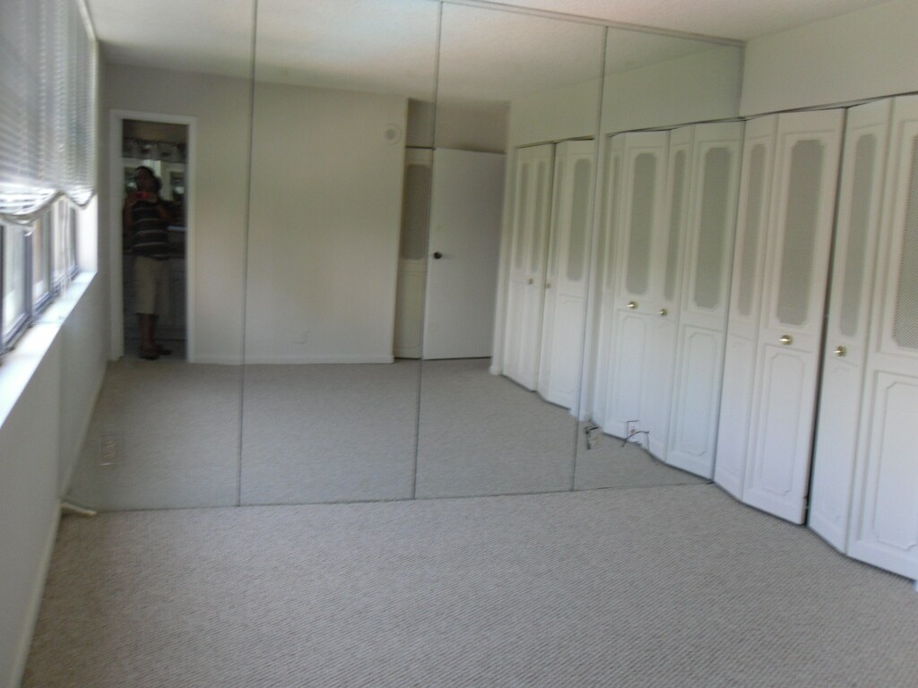 Ample master room - 17011 N Bay Rd