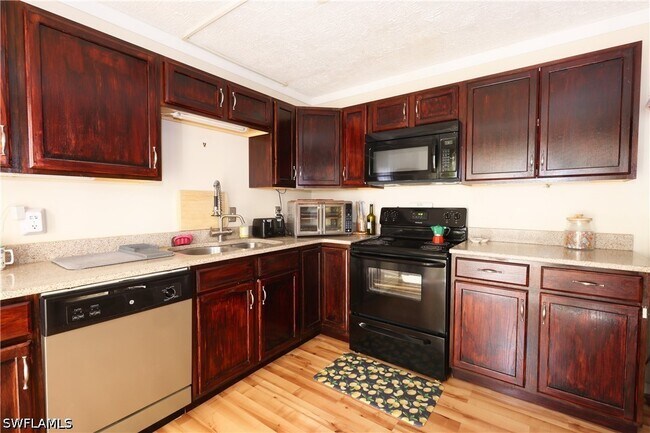 Building Photo - 1724 Park Meadows Dr